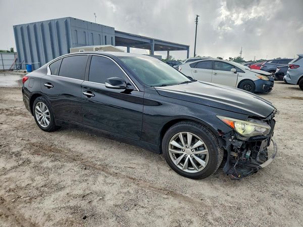 2016 INFINITI Q50 — Passenger 3/4
