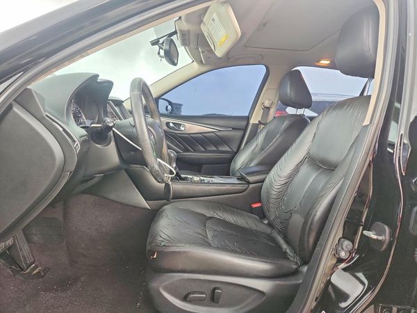 2016 INFINITI Q50 — DENT