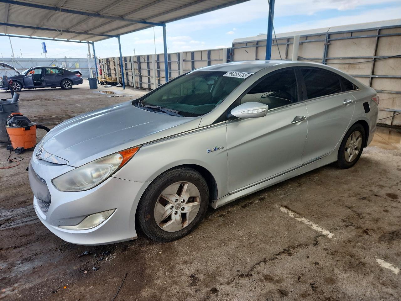 2012 HYUNDAI SONATA — Front 3/4