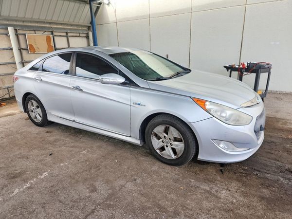 2012 HYUNDAI SONATA — Passenger 3/4