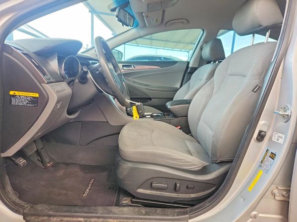 2012 HYUNDAI SONATA — DENT