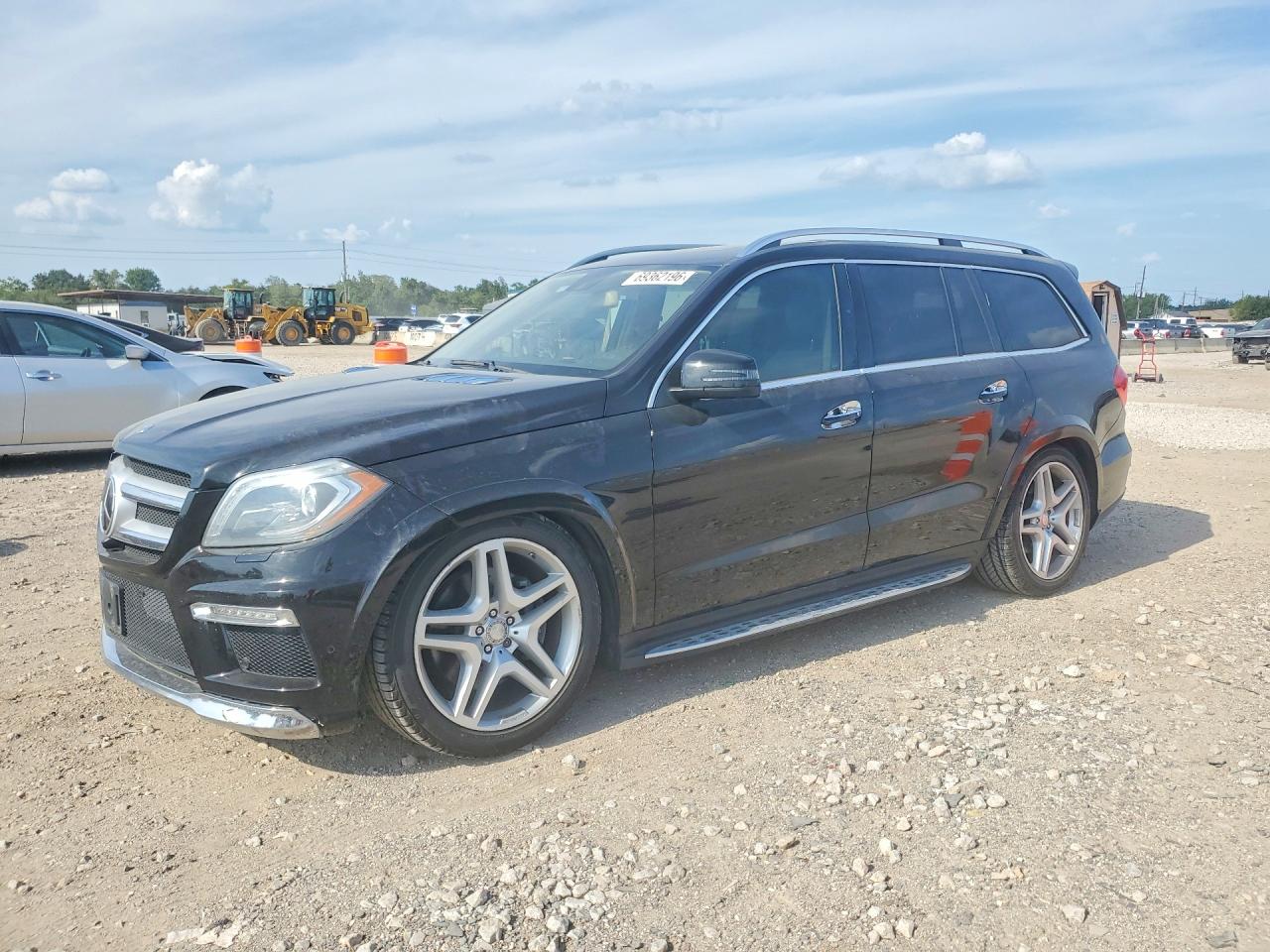 2014 MERCEDES-BENZ GL GL 550 4MATIC — Front 3/4