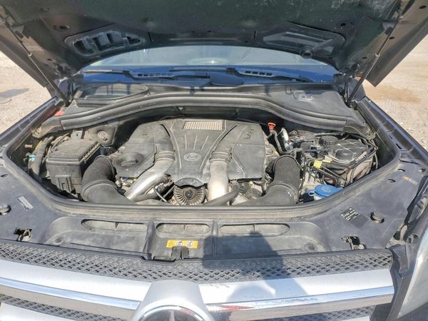 2014 MERCEDES-BENZ GL GL 550 4MATIC — Engine bay