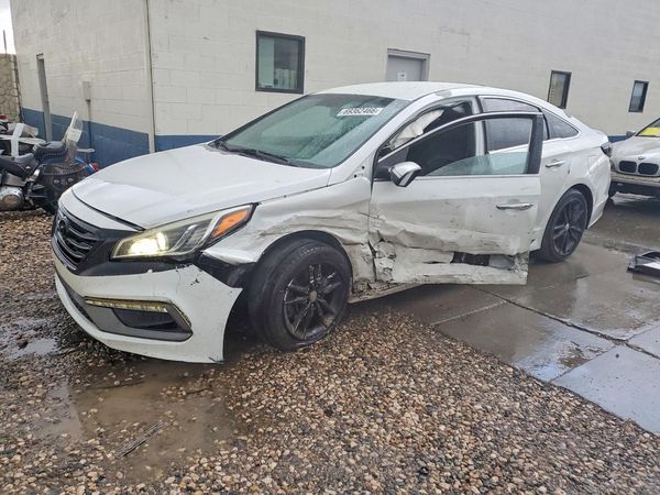 2015 HYUNDAI SONATA — Front 3/4