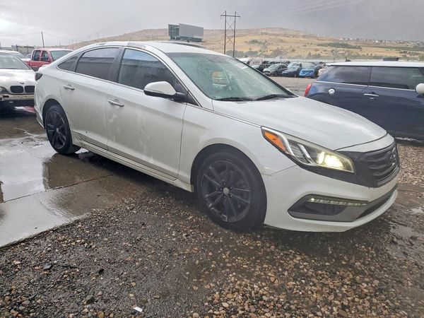 2015 HYUNDAI SONATA — Passenger 3/4