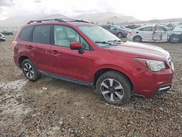 2018 SUBARU FORESTER — Passenger 3/4