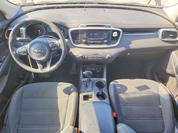 2016 KIA SORENTO L / LX