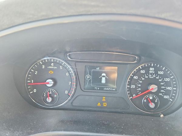 2016 KIA SORENTO L / LX