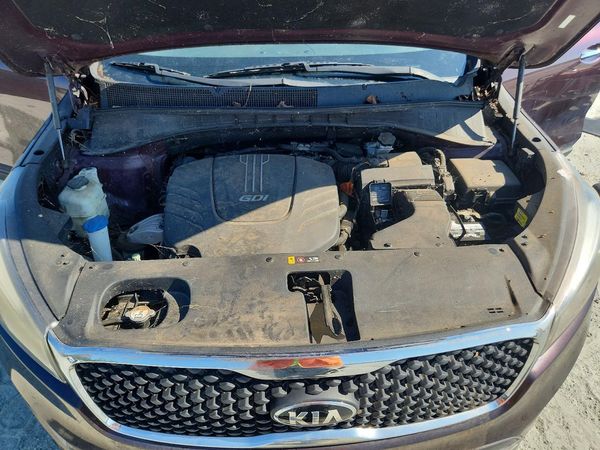 2016 KIA SORENTO L / LX