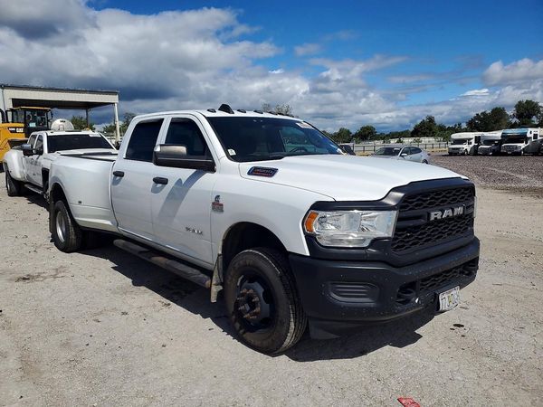 2021 RAM 3500 Tradesman — Passenger 3/4