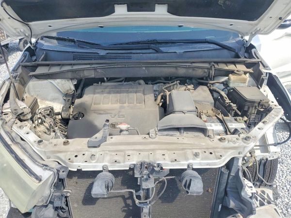 2016 TOYOTA HIGHLANDER — Engine bay