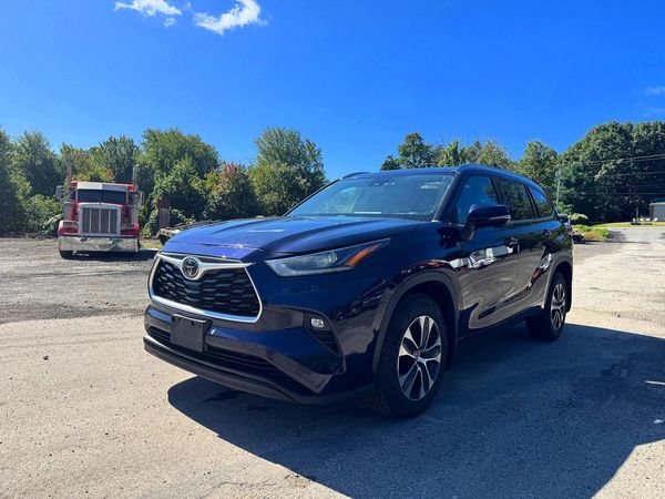 2021 TOYOTA HIGHLANDER XLE