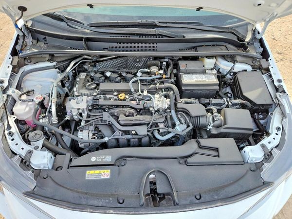 2025 TOYOTA COROLLA LE — Engine bay