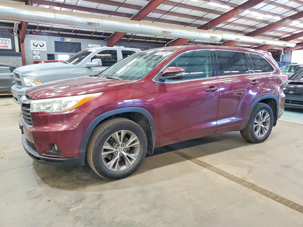 2015 TOYOTA HIGHLANDER Base/Hybrid — Front 3/4