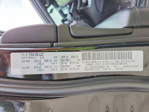 2018 JEEP GRAND CHEROKEE Laredo — VINS
