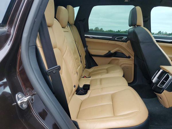 2017 PORSCHE CAYENNE — PSRS