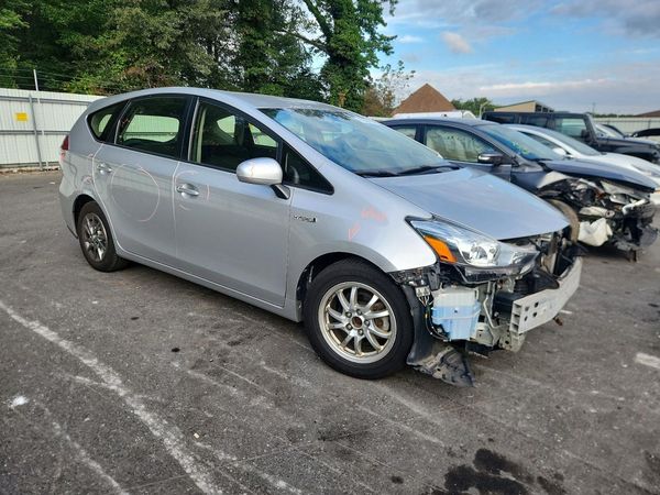 2017 TOYOTA PRIUS — Passenger 3/4