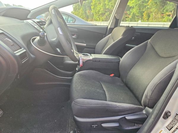 2017 TOYOTA PRIUS — DENT
