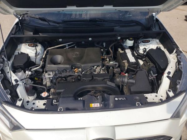2021 TOYOTA RAV4 — Engine bay