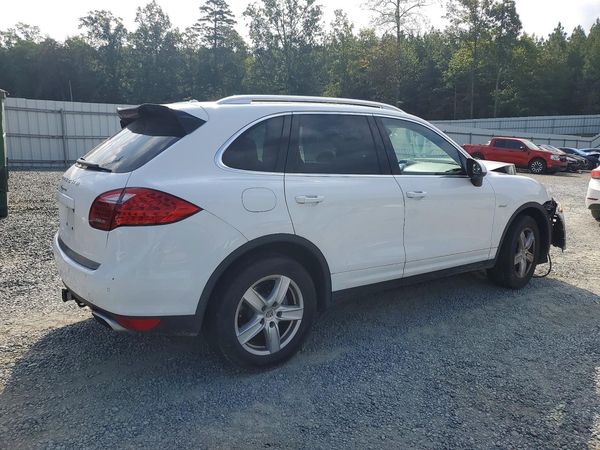2013 PORSCHE CAYENNE — PSRA