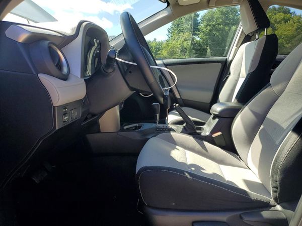 2017 TOYOTA RAV4 XLE — DENT