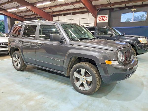 2017 JEEP PATRIOT Latitude — Passenger 3/4