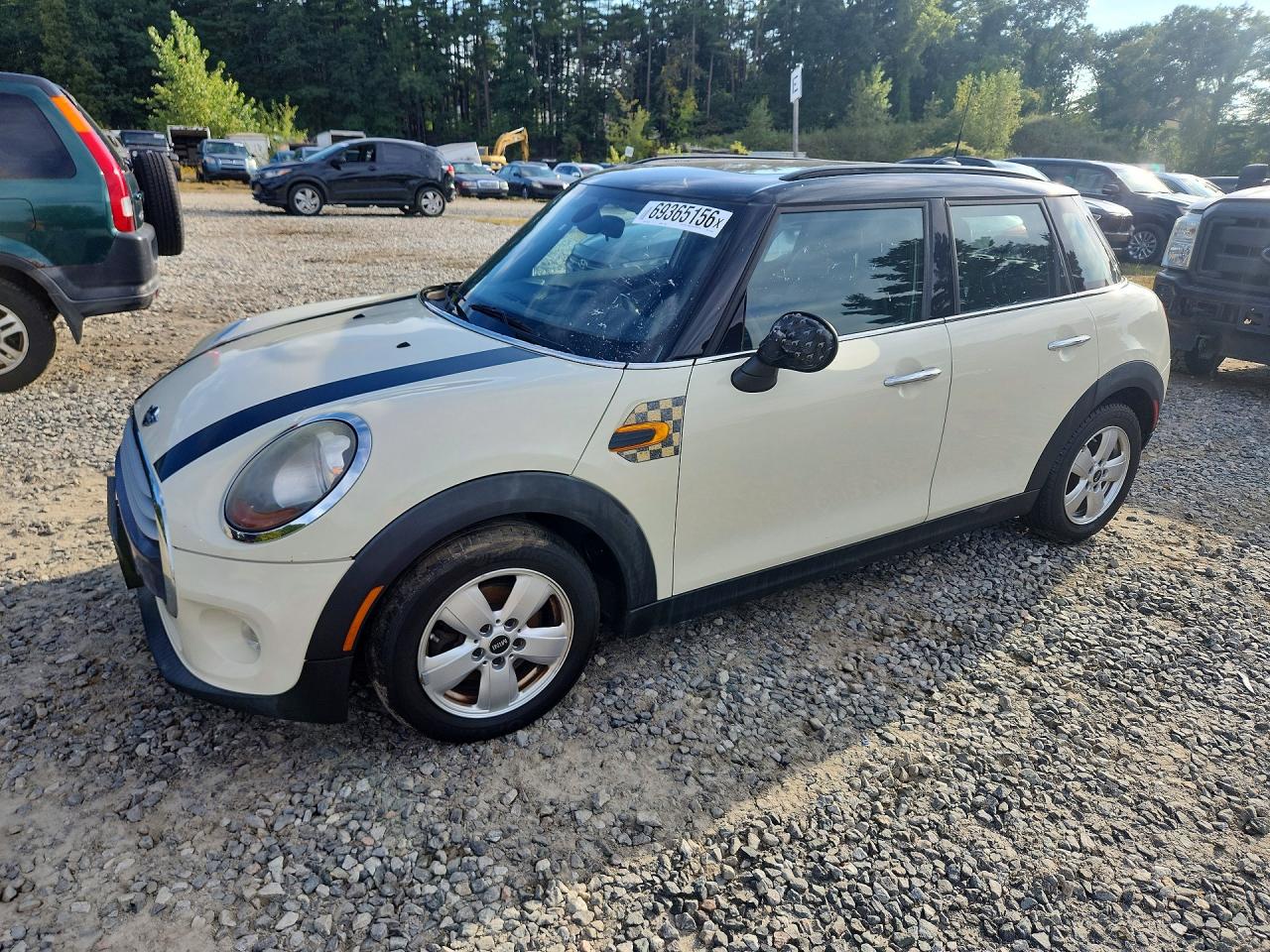 2015 MINI COOPER — Front 3/4
