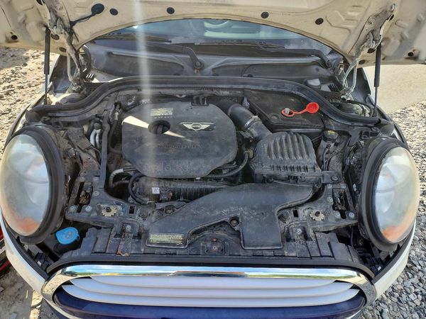 2015 MINI COOPER — Engine bay
