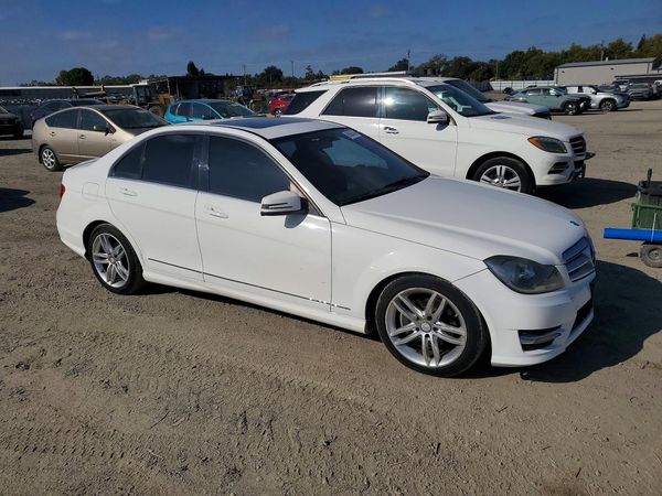 2013 MERCEDES-BENZ C C250 — Passenger 3/4