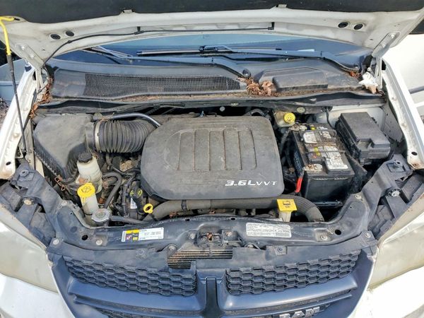 2013 RAM TRADESMAN — Engine bay