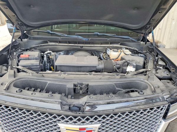 2024 CADILLAC ESCALADE Premium Luxury Platinum — Engine bay