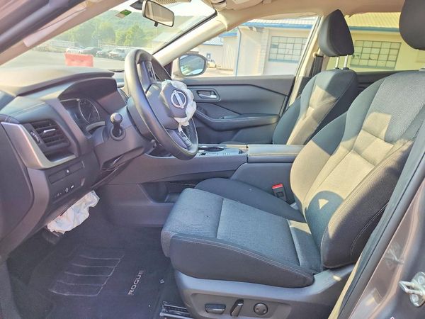 2025 NISSAN ROGUE SV — DENT
