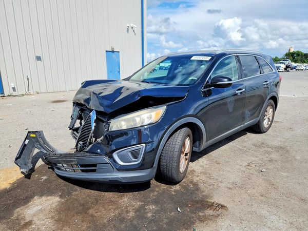 2016 KIA SORENTO L / LX — Front 3/4