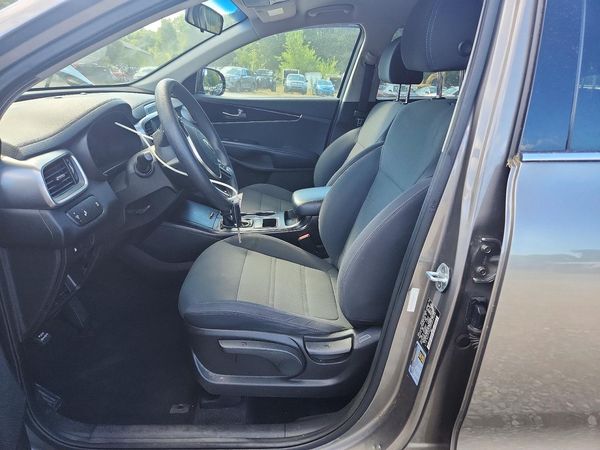 2019 KIA SORENTO L, LX, S — DENT