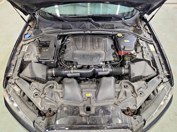 2013 JAGUAR XF