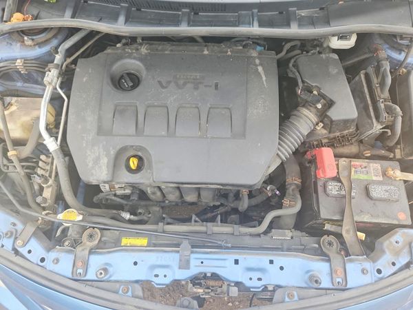 2013 TOYOTA COROLLA — Engine bay