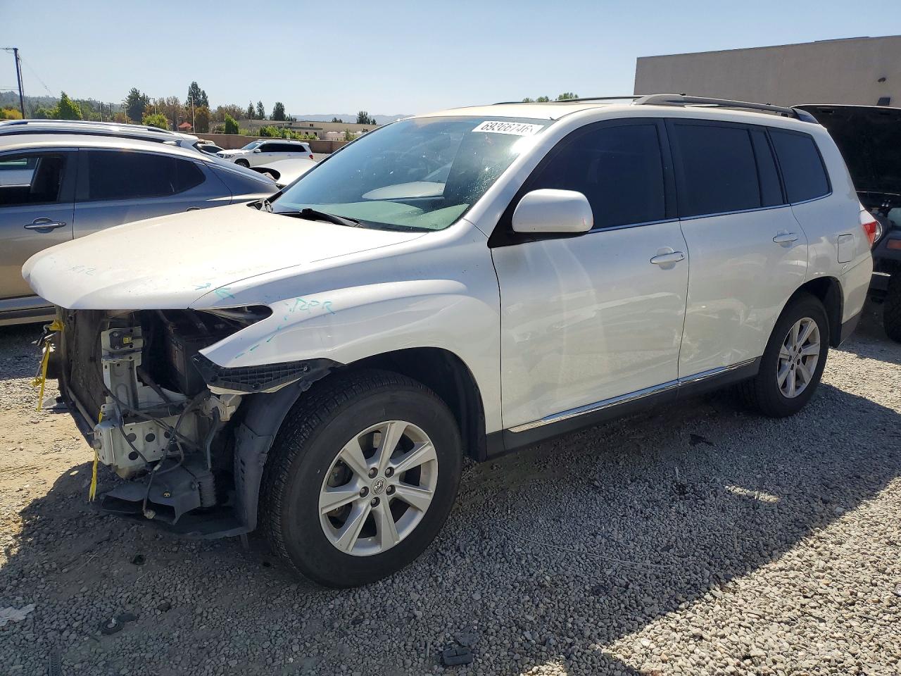 2012 TOYOTA HIGHLANDER Base/Hybrid — Front 3/4