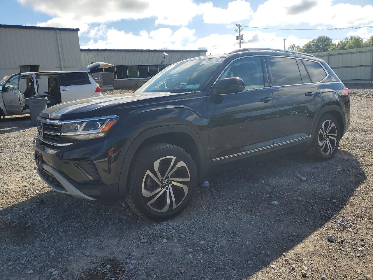 2021 VOLKSWAGEN ATLAS 4Motion SEL Premium — Front 3/4