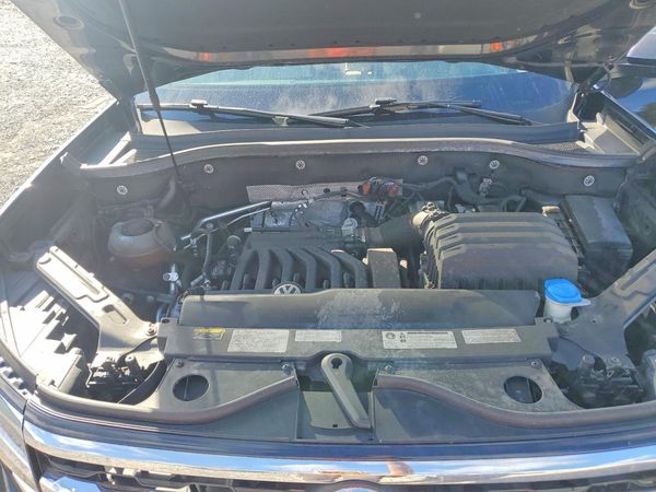 2021 VOLKSWAGEN ATLAS 4Motion SEL Premium — Engine bay