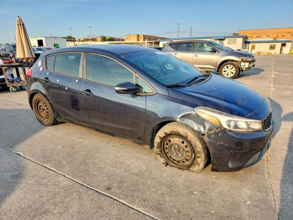 2018 KIA FORTE5 — Passenger 3/4