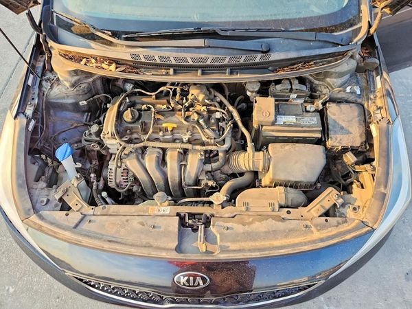 2018 KIA FORTE5 — Engine bay