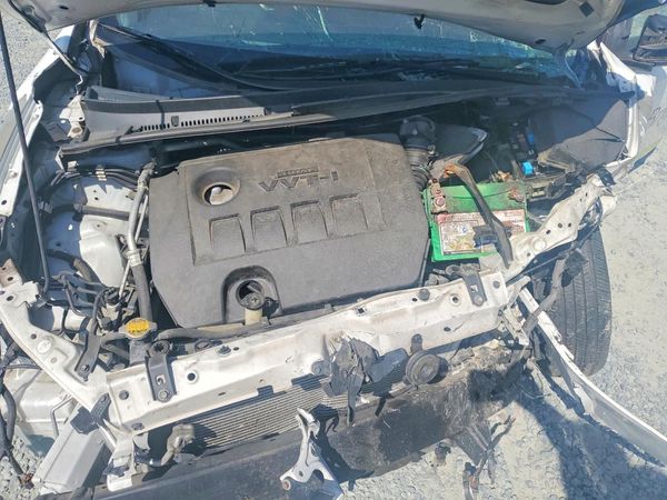 2016 TOYOTA COROLLA L/LE — Engine bay