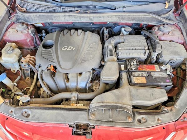 2013 HYUNDAI SONATA GLS/ GLS Popular — Engine bay