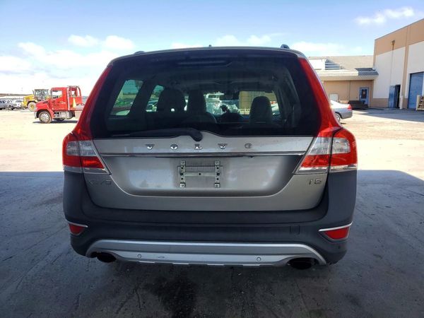 2015 VOLVO XC70 Premier+ (non R design)