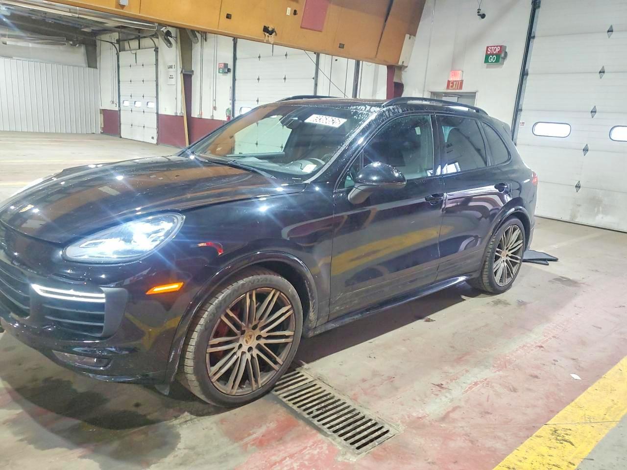 2016 PORSCHE CAYENNE — Front 3/4