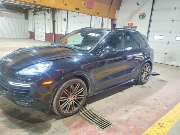 2016 PORSCHE CAYENNE — DSFA — Front 3/4