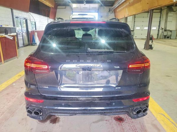 2016 PORSCHE CAYENNE — DIRR