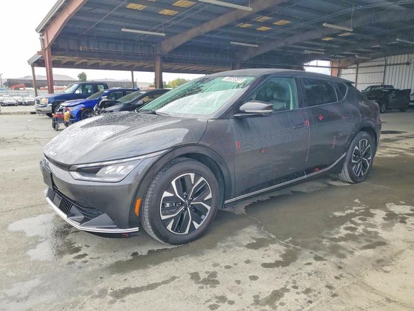 2023 KIA EV6 Light, Wind — Front 3/4