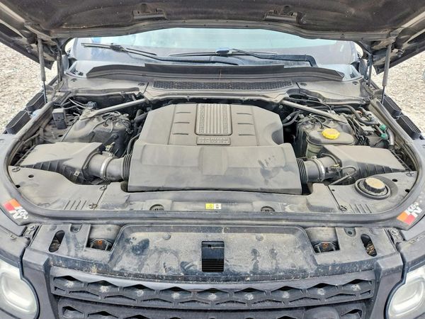 2014 LAND ROVER RANGEROVER Supercharged — Engine bay