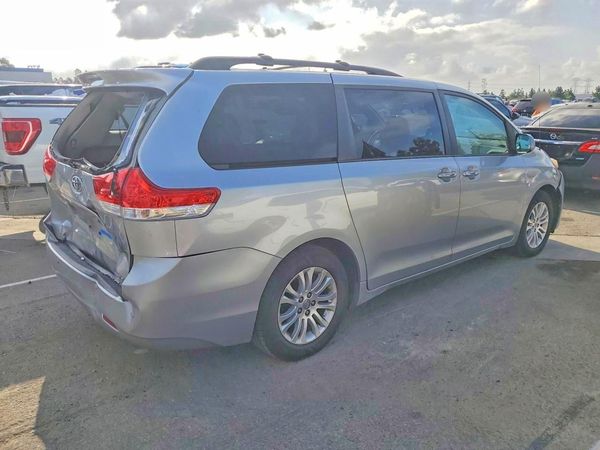 2014 TOYOTA SIENNA — PSRA